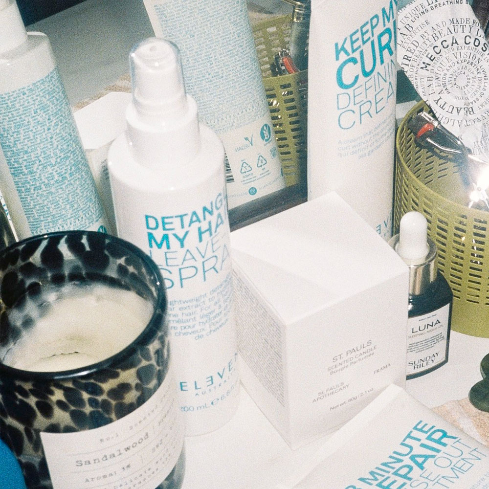 Kolmen Eleven Australia tuotteen ostajalle Deep Clean minishampoo ja Kevin Murphy Session Spray Flex hiuslakka.